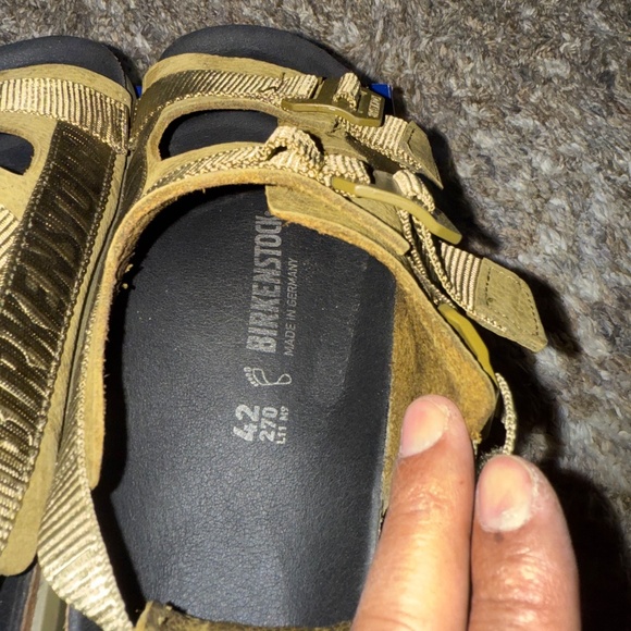 Birkenstock sandals men size 9 us. - Picture 6 of 11